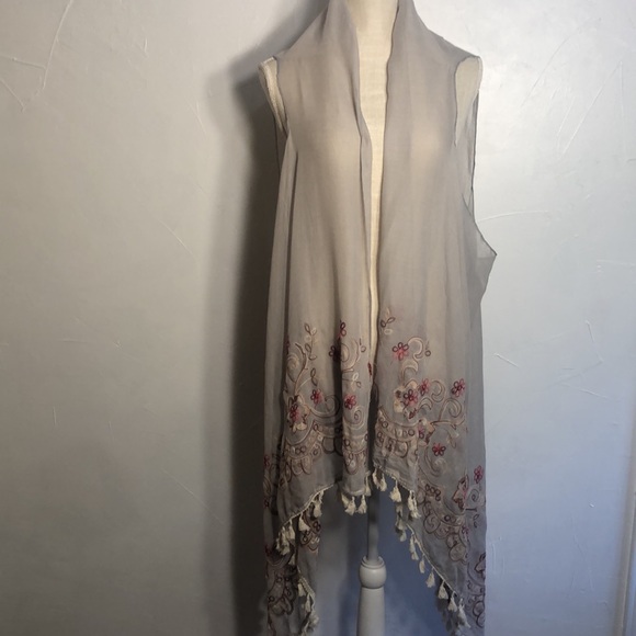 🆕 Justin & Taylor Ruana Series Colors Gray Cream Red Pink with Rust Flor… - Picture 2 of 8